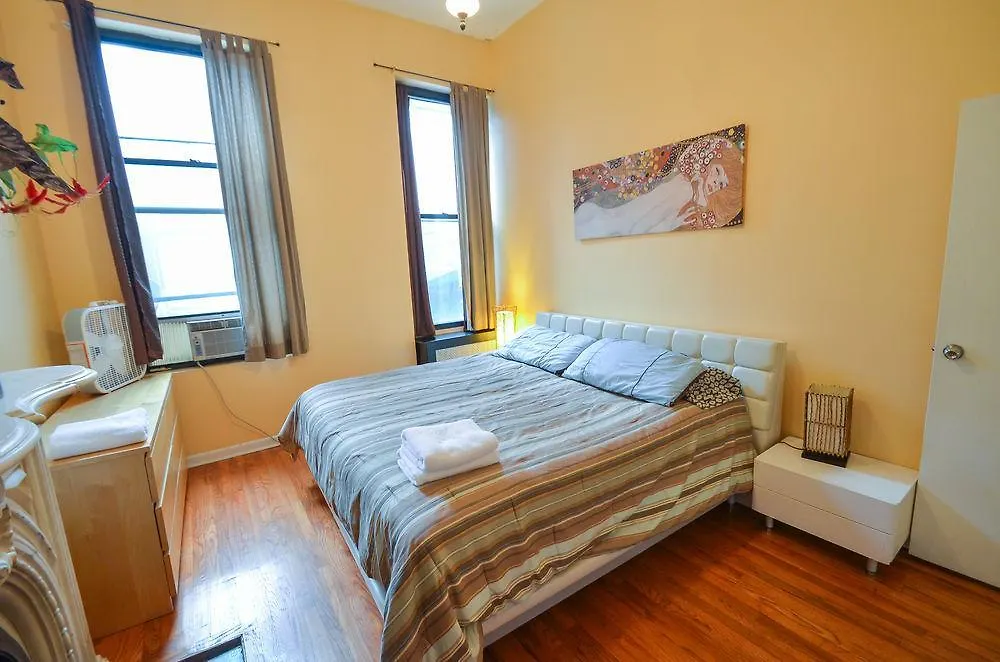 Hells Kitchen Apartment New York 0*,