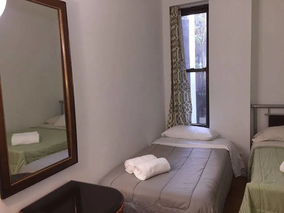 Hells Kitchen Apartment 뉴욕